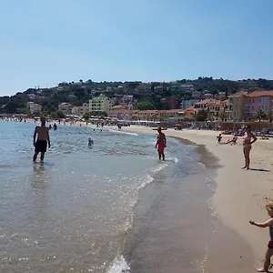 Appartamento Azzurro, Arma di Taggia